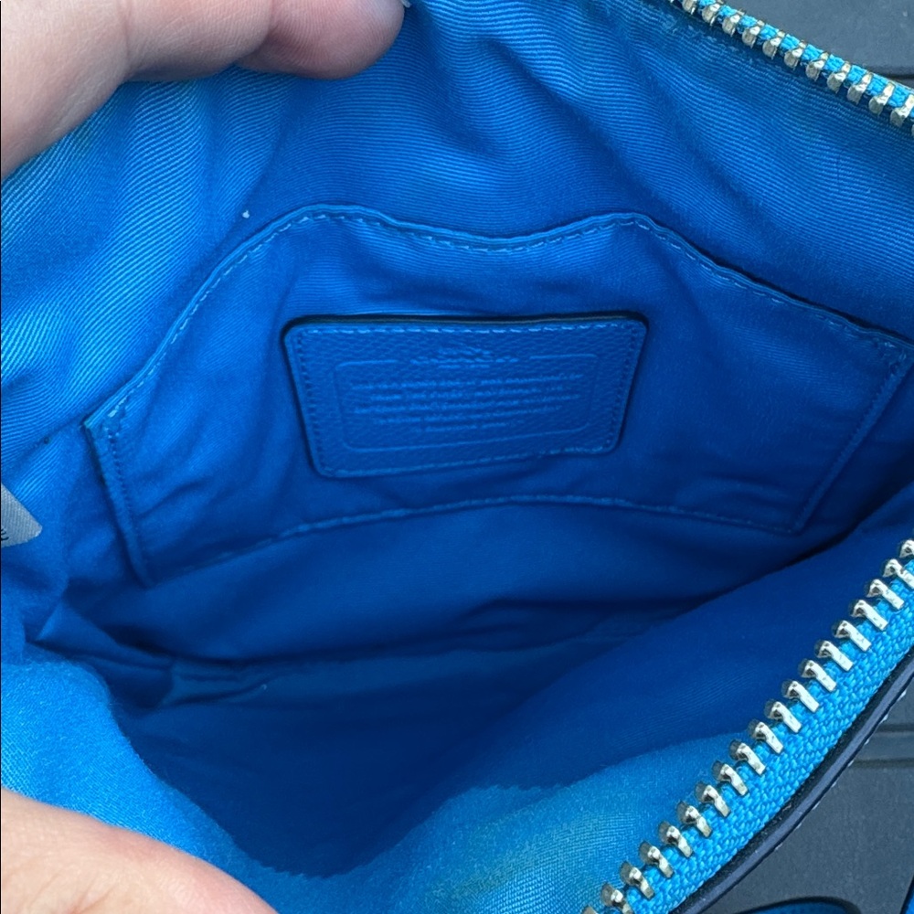 Coach crossbody - Picture 6 of 8